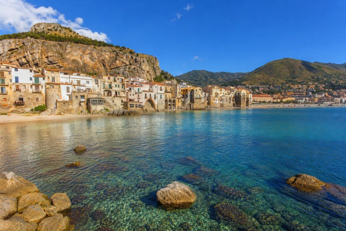 Sicily for Canadians: A Deep, Practical Guide to Italy’s Big Island of Volcanoes, Markets, and Timeless Cities